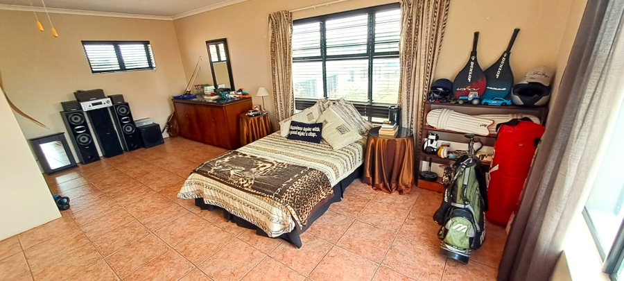 5 Bedroom Property for Sale in Noorsekloof Eastern Cape